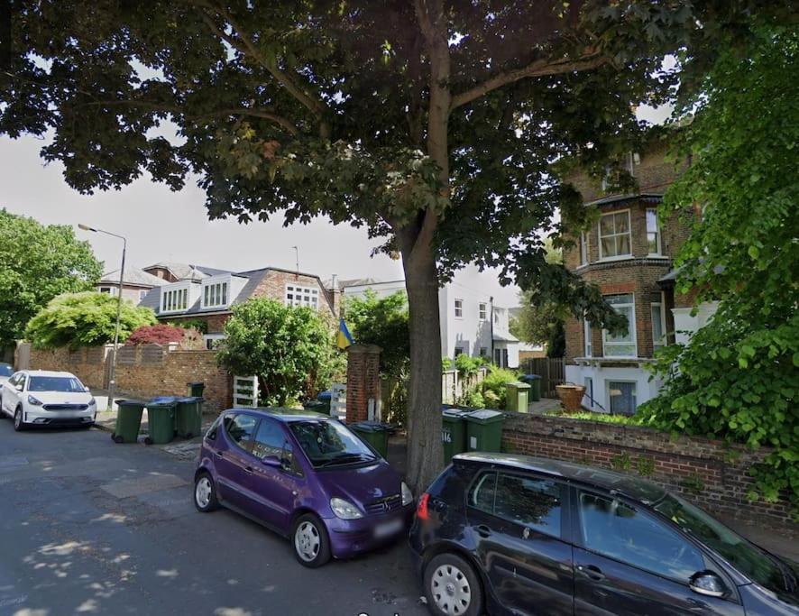 Amazing 3 Bed Interior Designed House With Garden - 114 The Hervey *